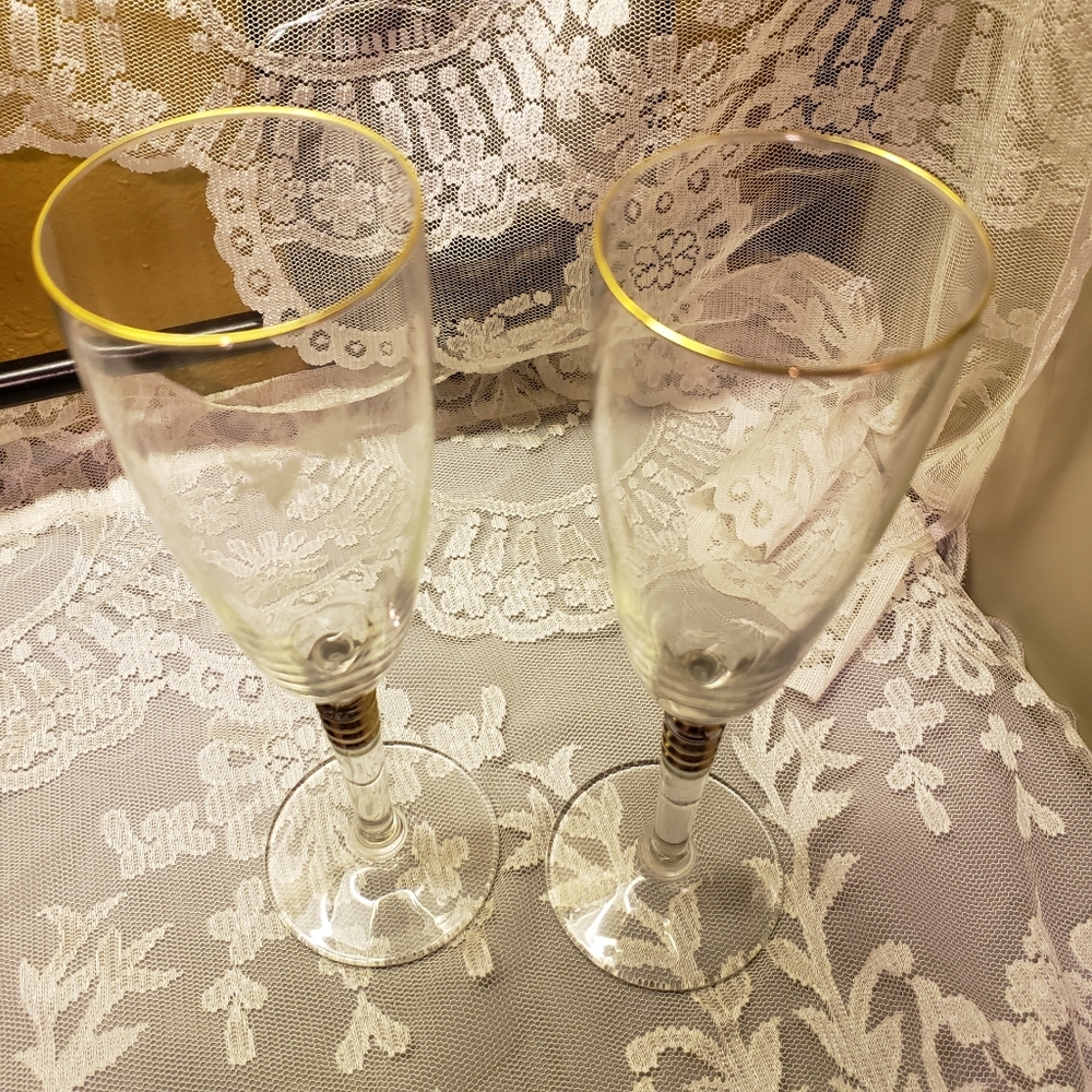 Vtg His & Hers Long Stem Crystal Wine Glasses Gold Accents Love Birds Wedding